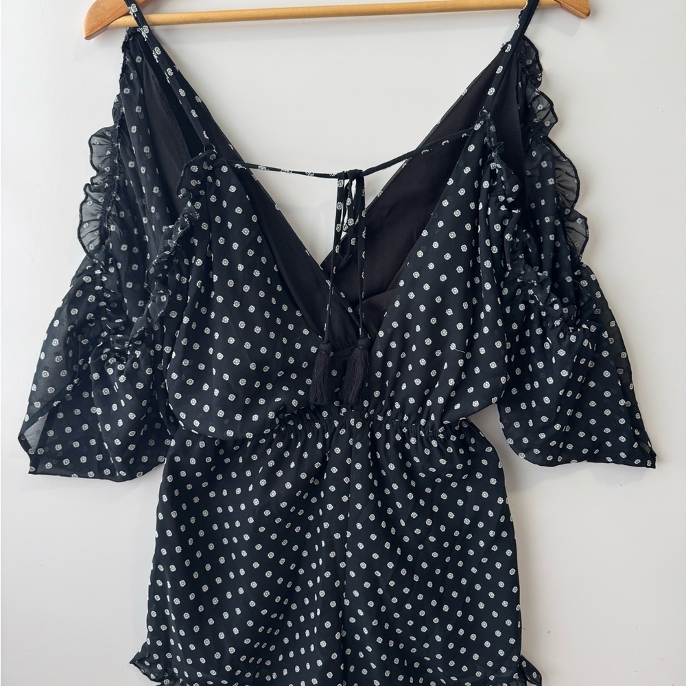 Lovers + Friends Malia Romper Chic Black Polka Dot Off-Shoulder Size XS - Picture 7 of 7